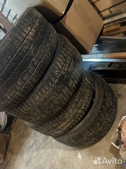 Continental VikingContact 8 235/45 R19