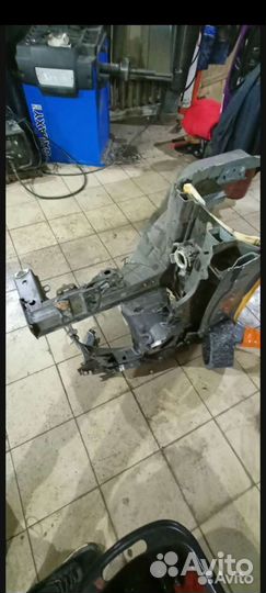 Лонжерон Меган 2 левый