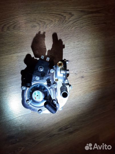 Продам оригинальный газовый редуктор Tomasetto