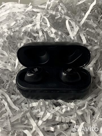 Беспроводные наушники JBL t100tws