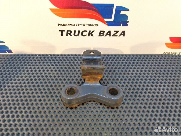 1369369 Кронштейн стабилизатора переднего