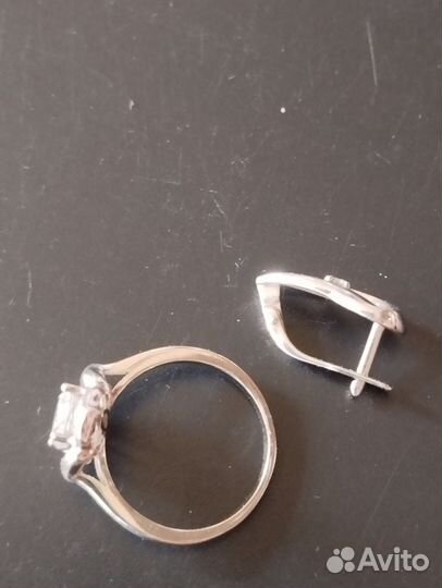 Серебряное кольцо женское с камнем