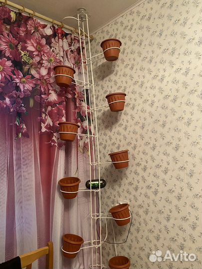 Стойка для цветов напольная