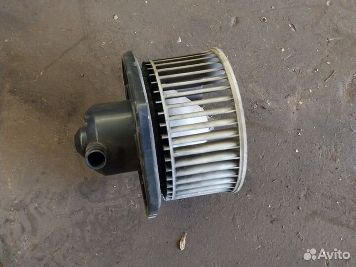 Вентилятор печки Subaru Impreza 1996