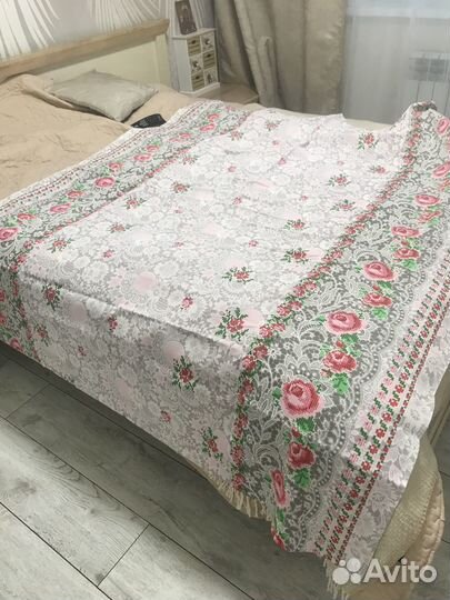 Скатерть и 6 салфеток