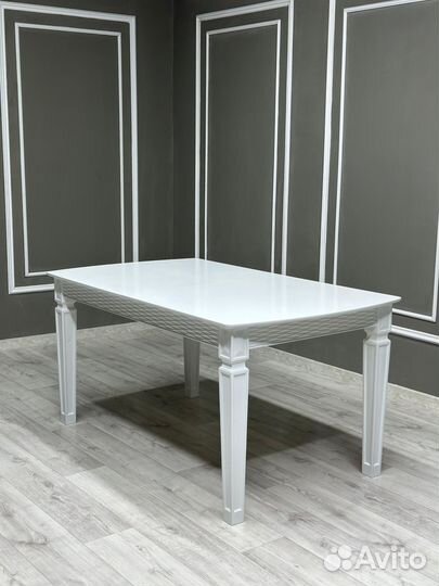 Стол и стулья новые