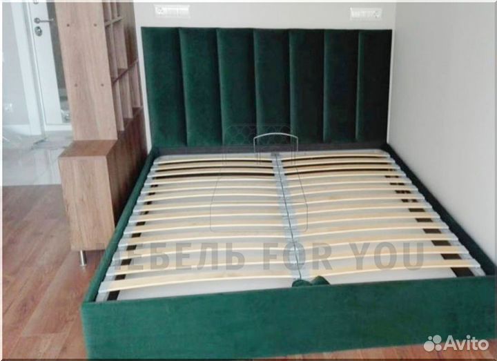 Кровать с мягким изголовьем