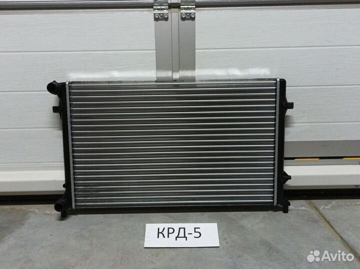 Радиатор двс Skoda Octavia 2 А5 2004-2013