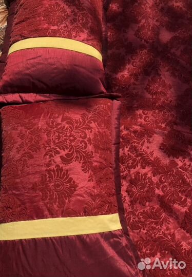 Два Покрывала на кровать с наволочками