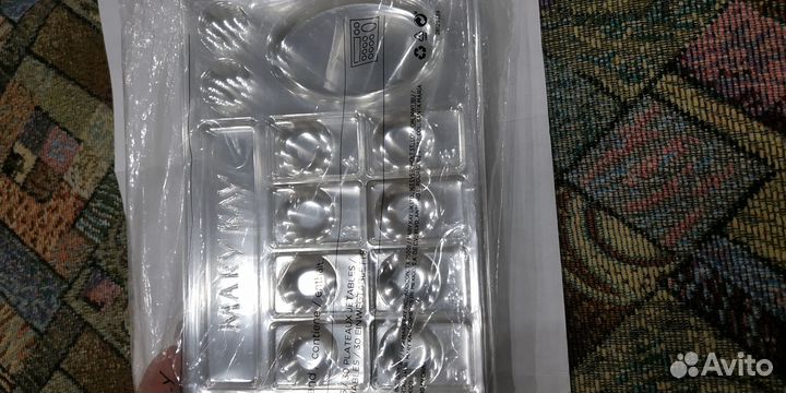 Одноразовые подносики и кисти для макияжа