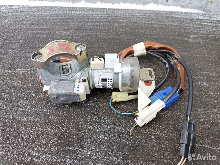 Замок зажигания Subaru forester SG5