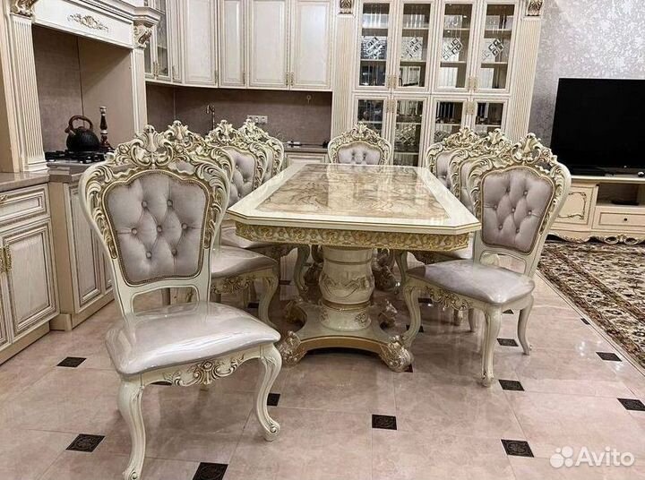 Столы и стулья. Комплект