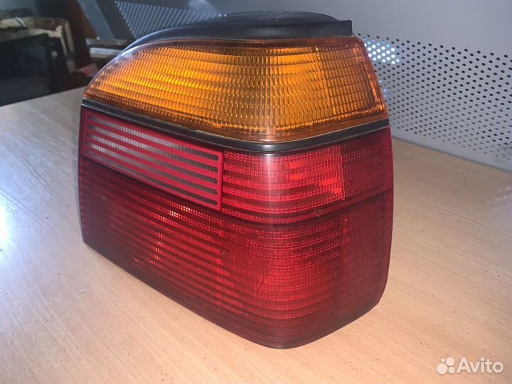 Фонарь правый golf 3