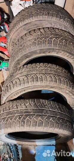 Bridgestone Ice Cruiser 7000 195/60 R15 88T