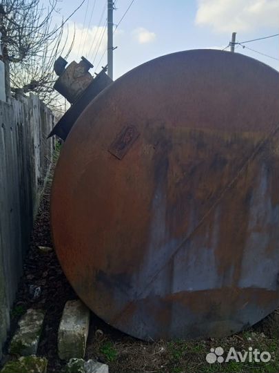 Емкость металлическая 5 кубов и 10 м3