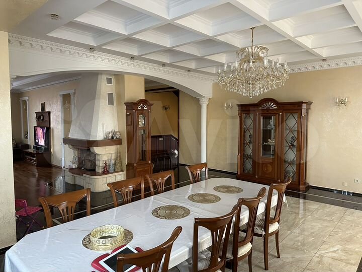 Дом 552 м² на участке 11 сот.