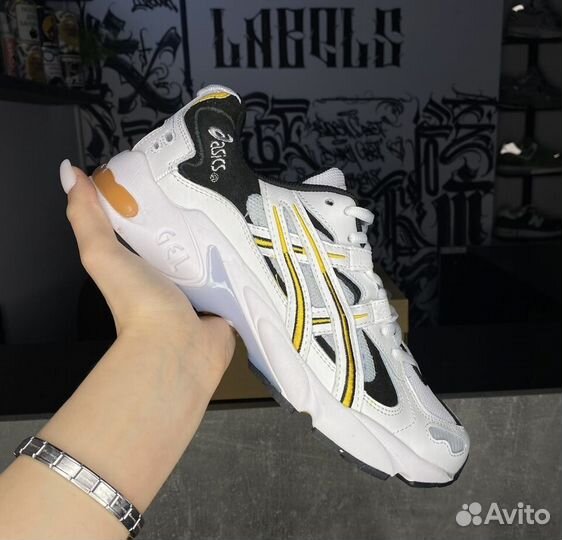 Кроссовки Asics