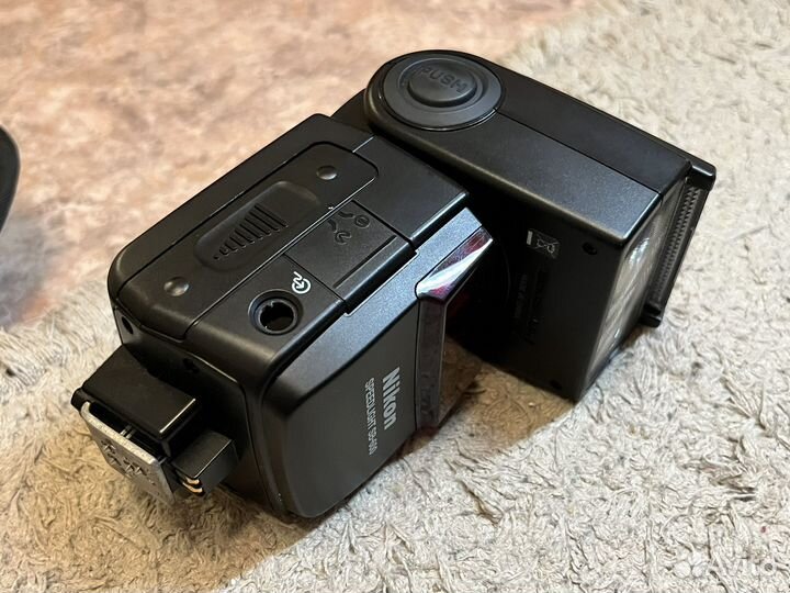 Вспышка Nikon Speedlight SB-600