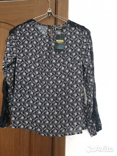 Блузка из натуральной вискозы с кружевной полосой