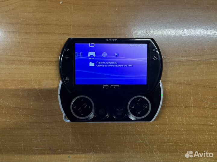 PSP PlayStation Portable Go N1008