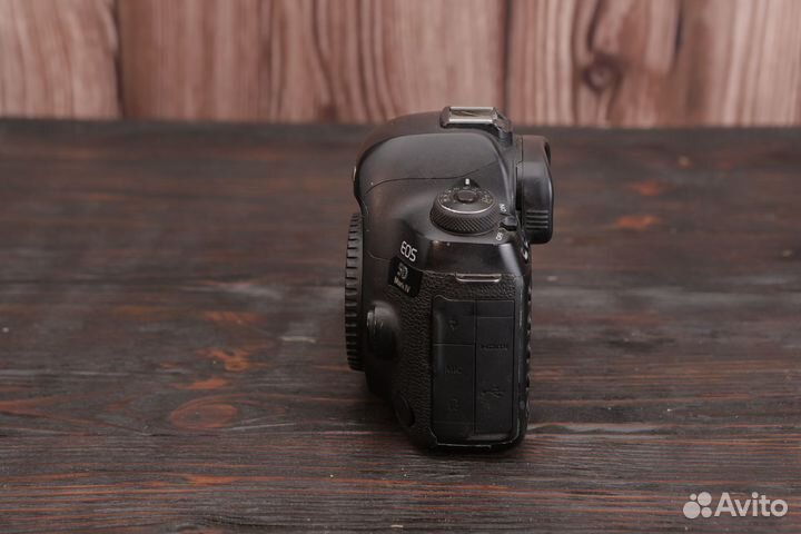 Фотокамера Canon EOS 5D mark 4 body