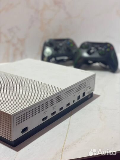 Игровая приставка Xbox one s 1tb