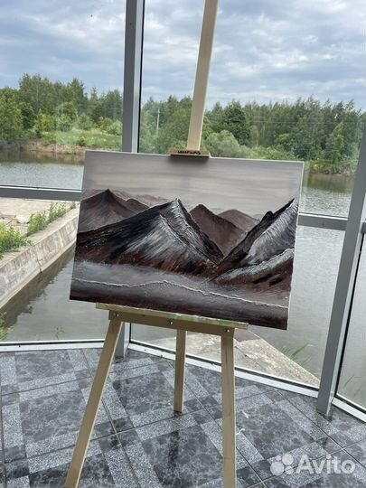 Горы на холсте