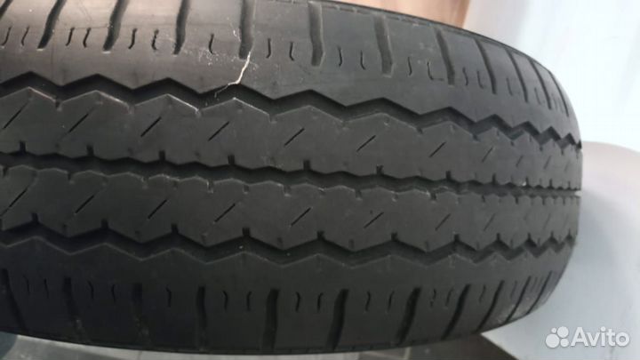 Hankook Radial RA08 215/65 R17