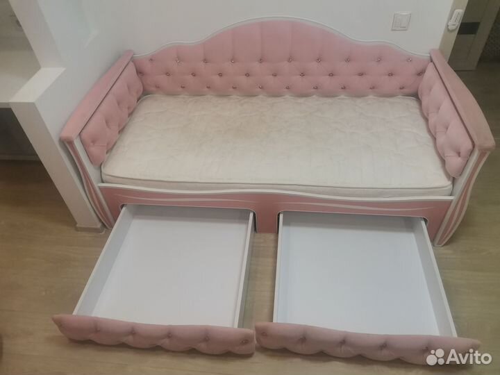 Детская кровать мягкая с ящиками