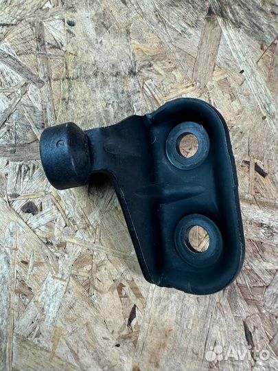 Отбойник крышки багажника BMW 4 F32/F33/F36 рест