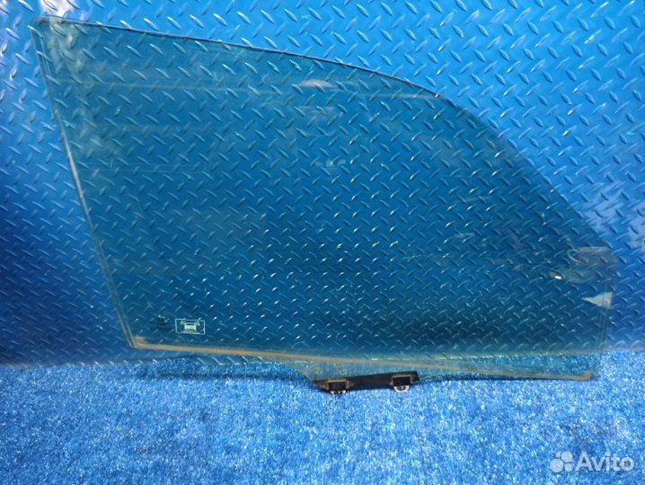 Стекло двери переднее правое Honda Pilot 2