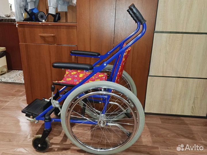 Коляска детская инвалидная