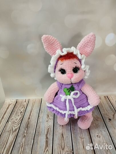 Зайка плюшевая