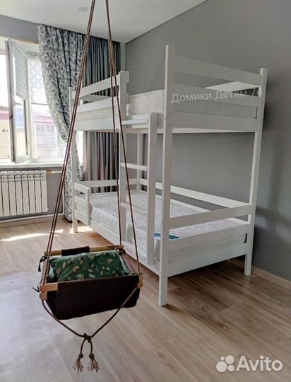 Двухъярусная кровать