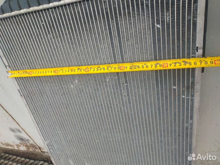 Радиатор охлаждения на грузовик
