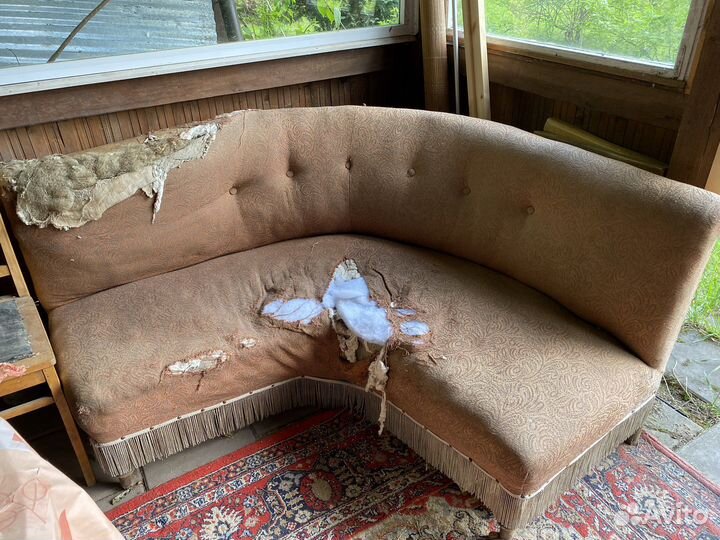 Антикварный угловой диван 18 век