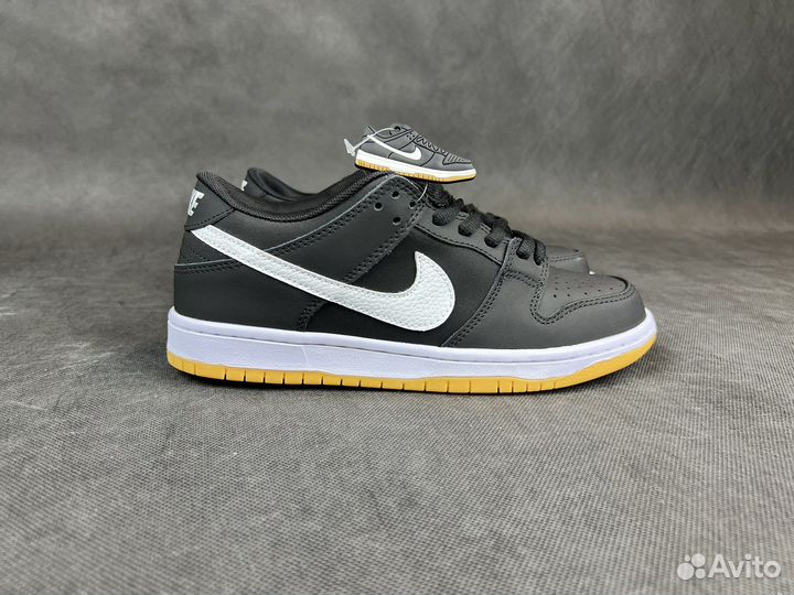 Nike Dunk Low SB Black Gum