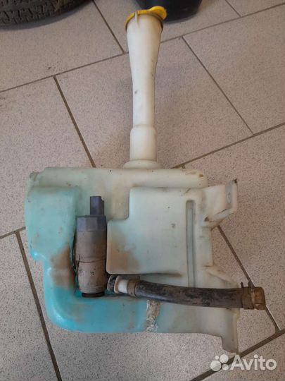 Бачок омывателя Nissan almera n16