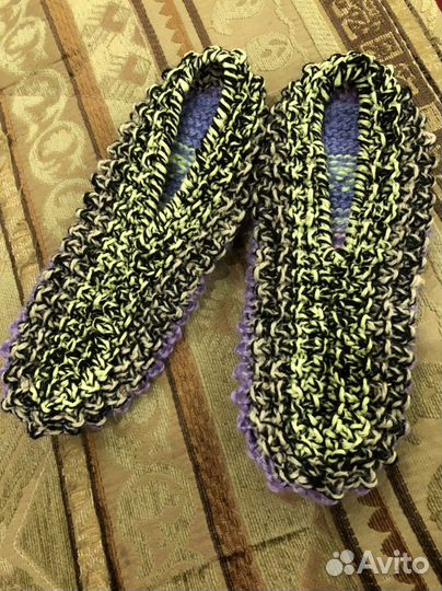 Вязаные следочки ручной работы