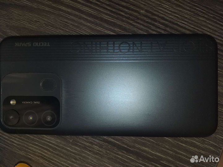Телефон techno spark 8c