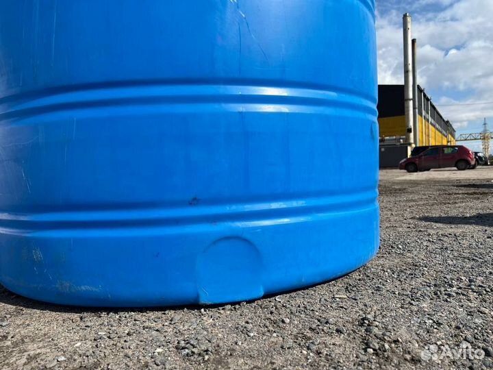 Резервуар пластиковый 2 тонны для гсм и топлива (в