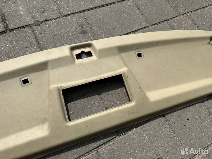 Бежевая накладка на потолок Mercedes w124