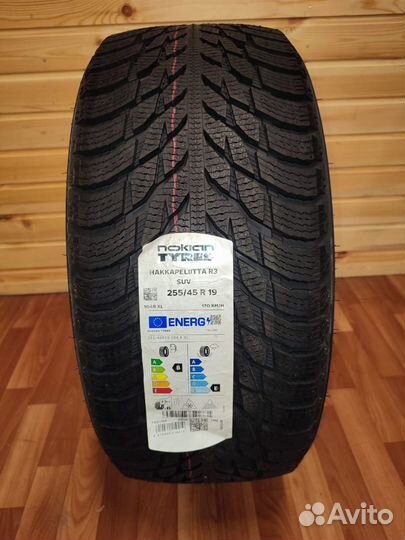 Nokian Tyres Hakkapeliitta R3 SUV 255/45 R19 104R