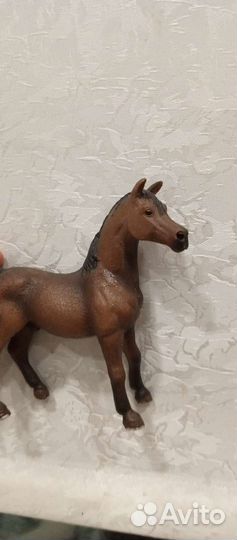 Фигурки лошадей