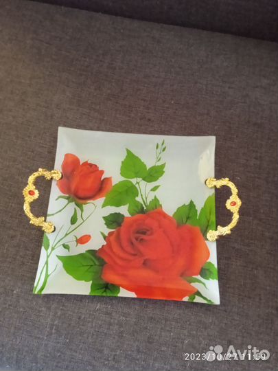 Разнос стеклянный