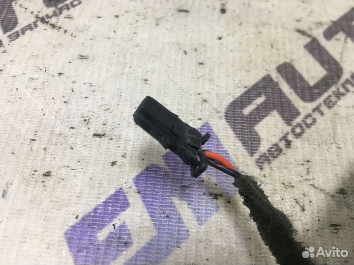 Уголок двери передней левой Фольксваген Бора