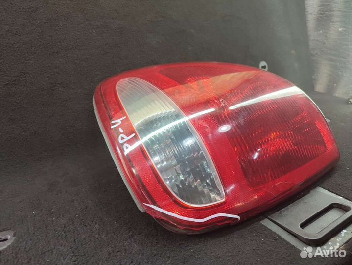 Фонарь задний правый для Chrysler Town Country 4