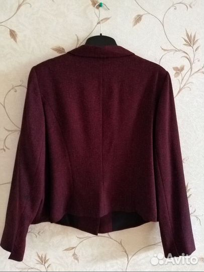 Костюм женский: пиджак и юбка 54 размера