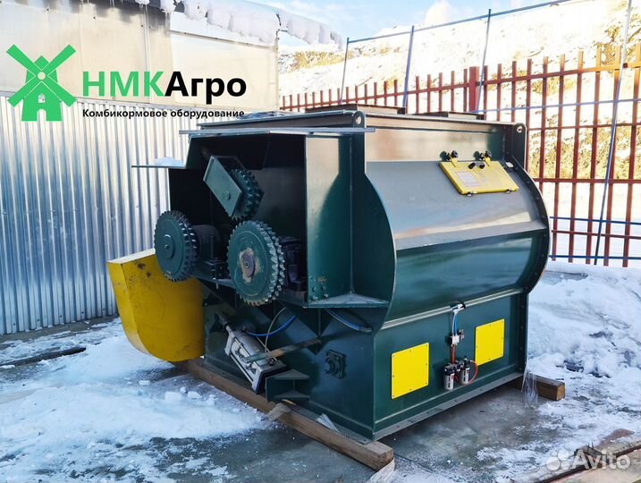 Смеситель для комбикорма двухвальный