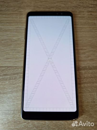 Samsung Galaxy A8+, 4/32 ГБ